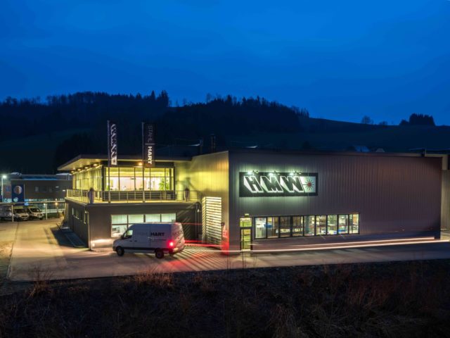 HMW bei Nacht